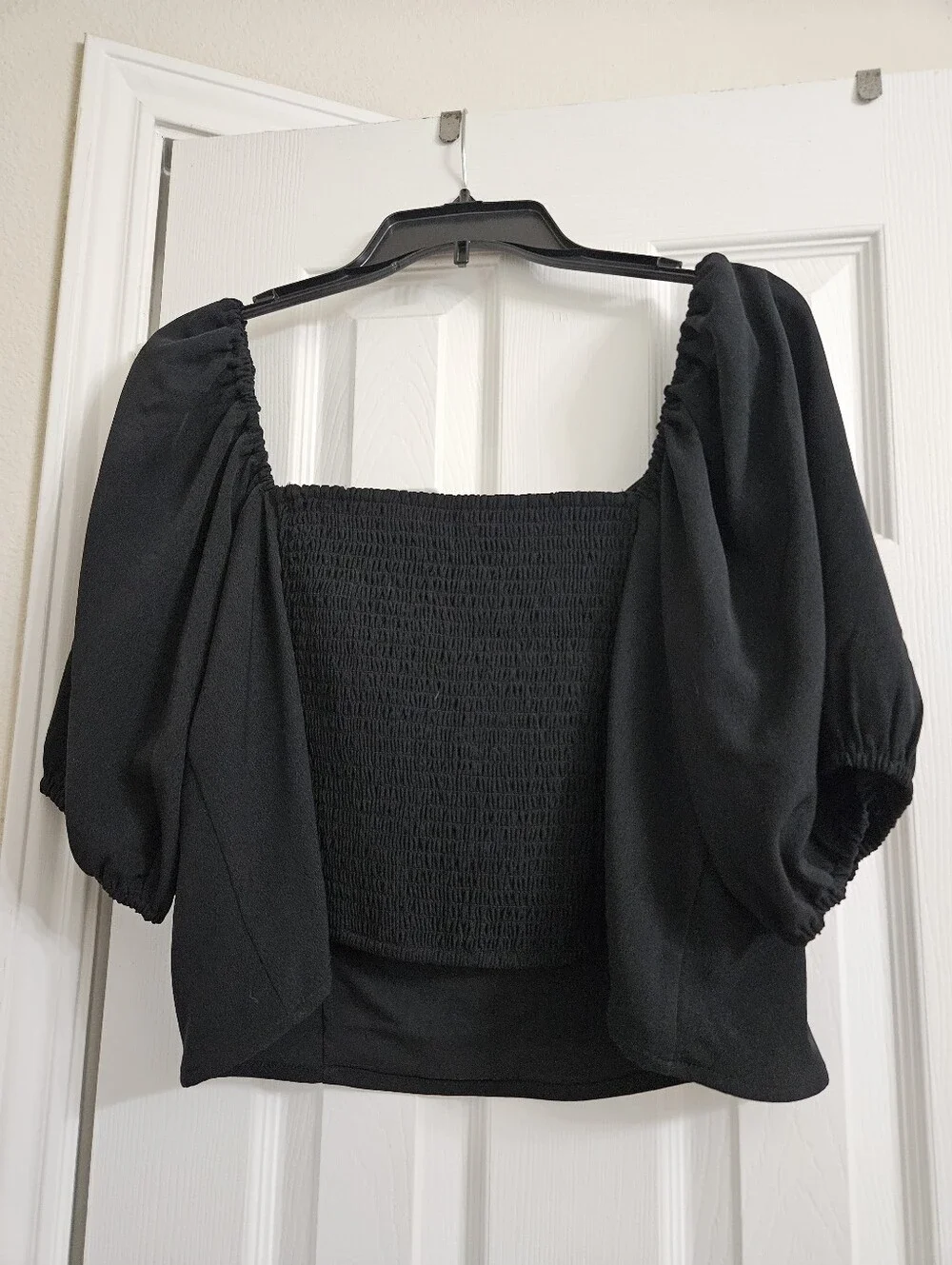 Abercrombie Puff Sleeve Sweetheart Neckline Top